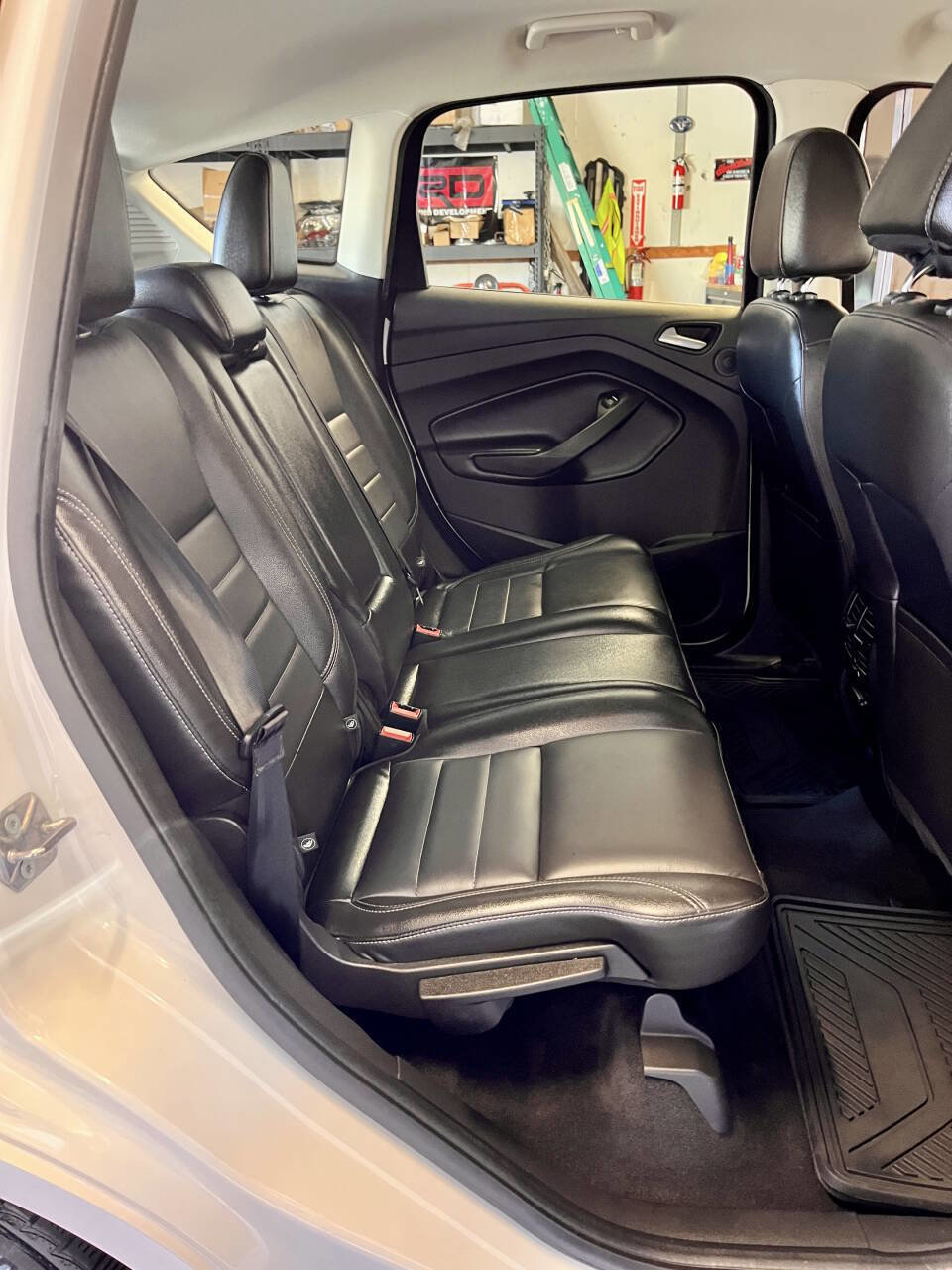 Used 2015 Ford C-MAX Energi SEL w/ Equipment Group 303A FWD image 21