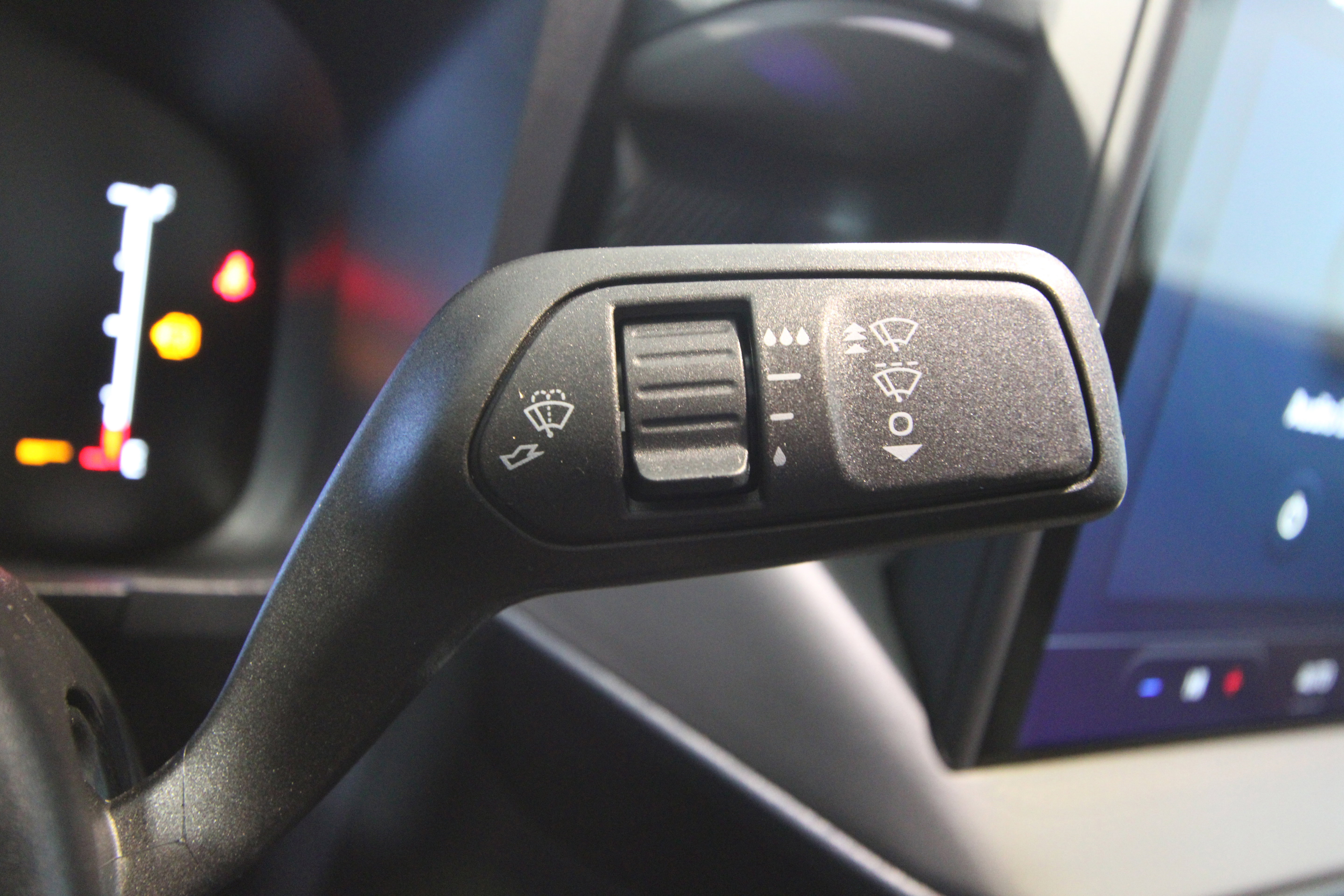 New 2025 Ford Maverick XL image 11