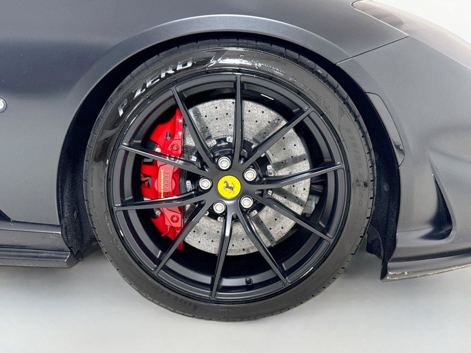 Used 2020 Ferrari 812 Superfast RWD image 40