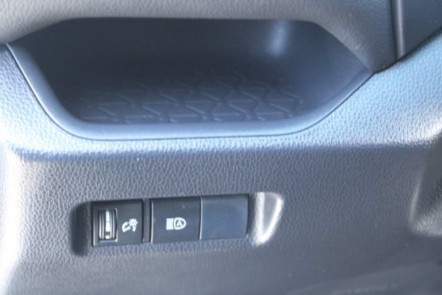 Used 2020 Toyota RAV4 LE w/ Carpet Mat Package AWD/4WD image 13