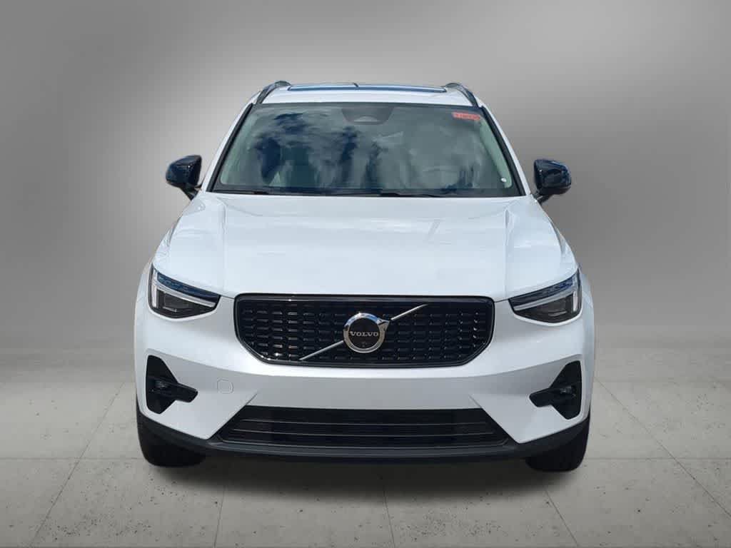 New 2026 Volvo XC40 B5 Plus w/ Climate Package AWD/4WD image 9