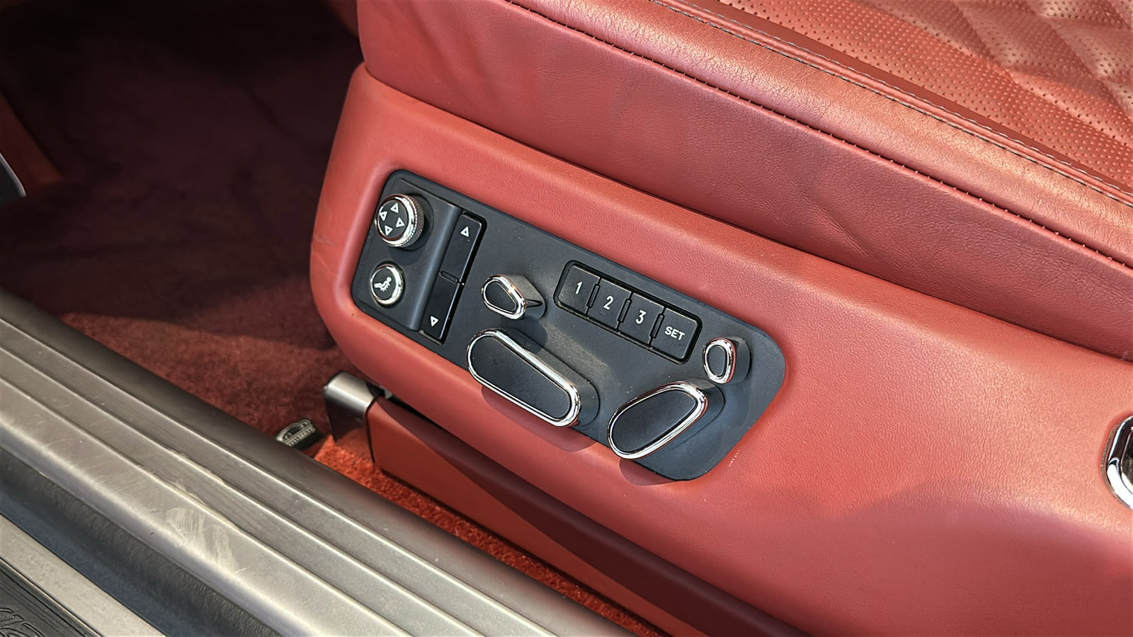 Used 2018 Bentley Flying Spur S W12 AWD/4WD image 19