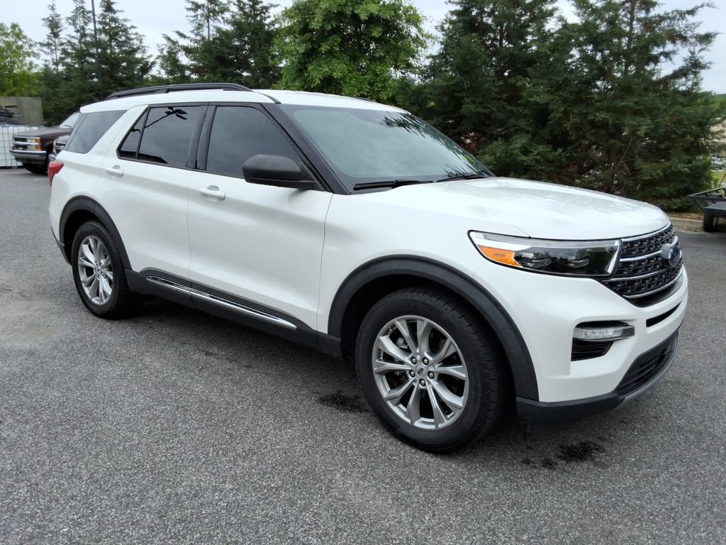 Used 2020 Ford Explorer XLT w/ Equipment Group 202A RWD image 3