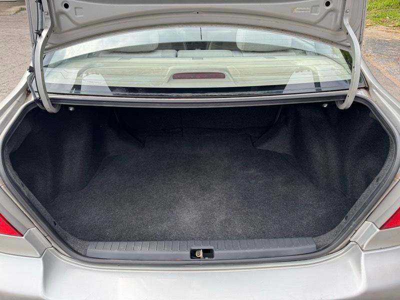 Used 2003 Toyota Corolla CE FWD image 12