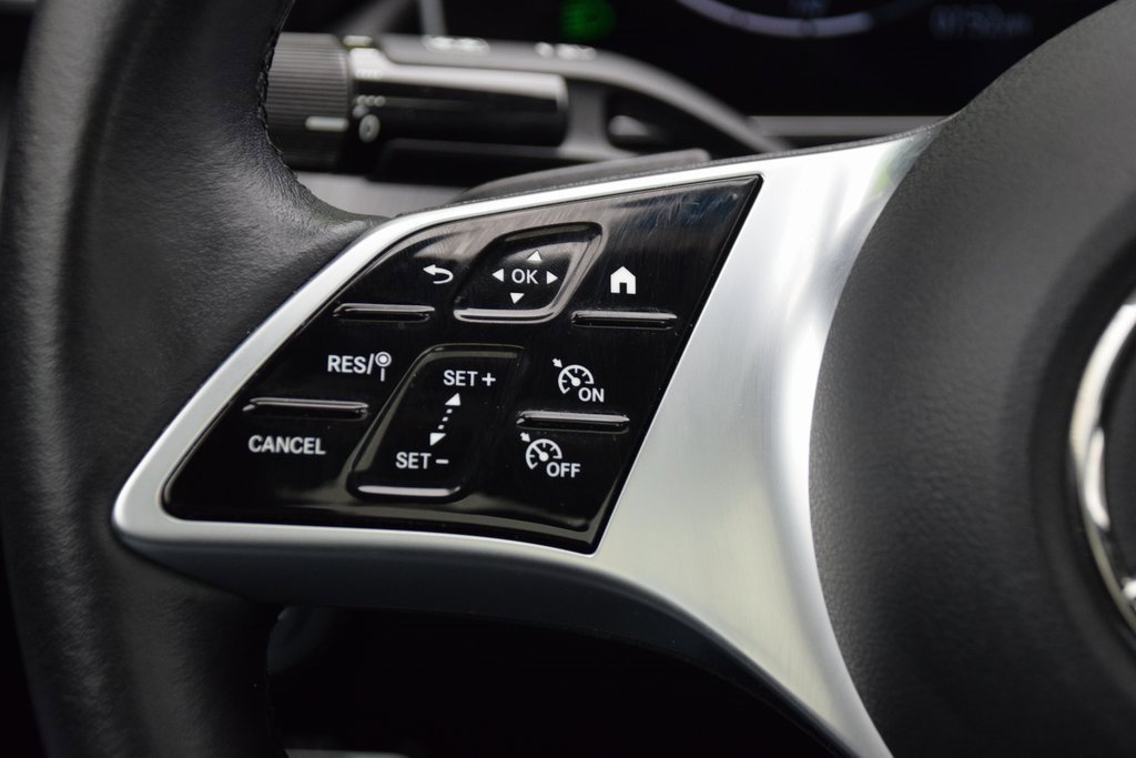 Certified 2025 Mercedes-Benz C 300 Sedan image 25