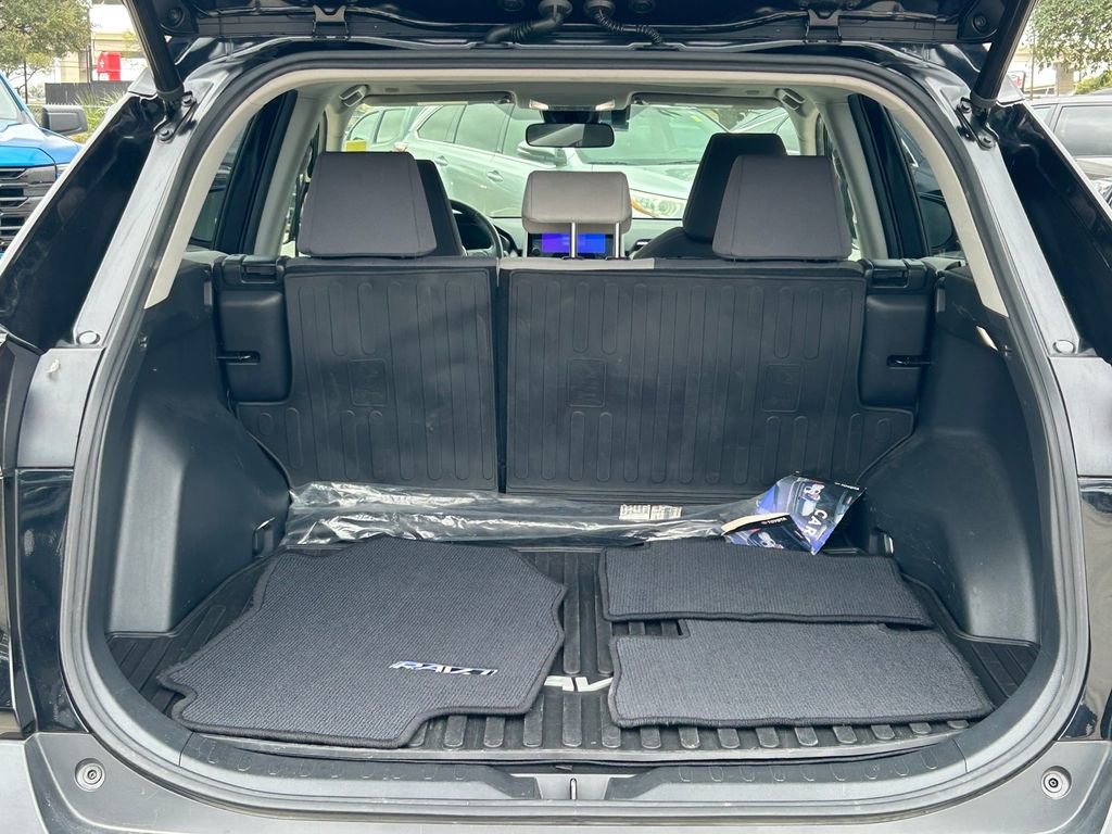 Certified 2023 Toyota RAV4 XLE w/ Convenience Package image 15