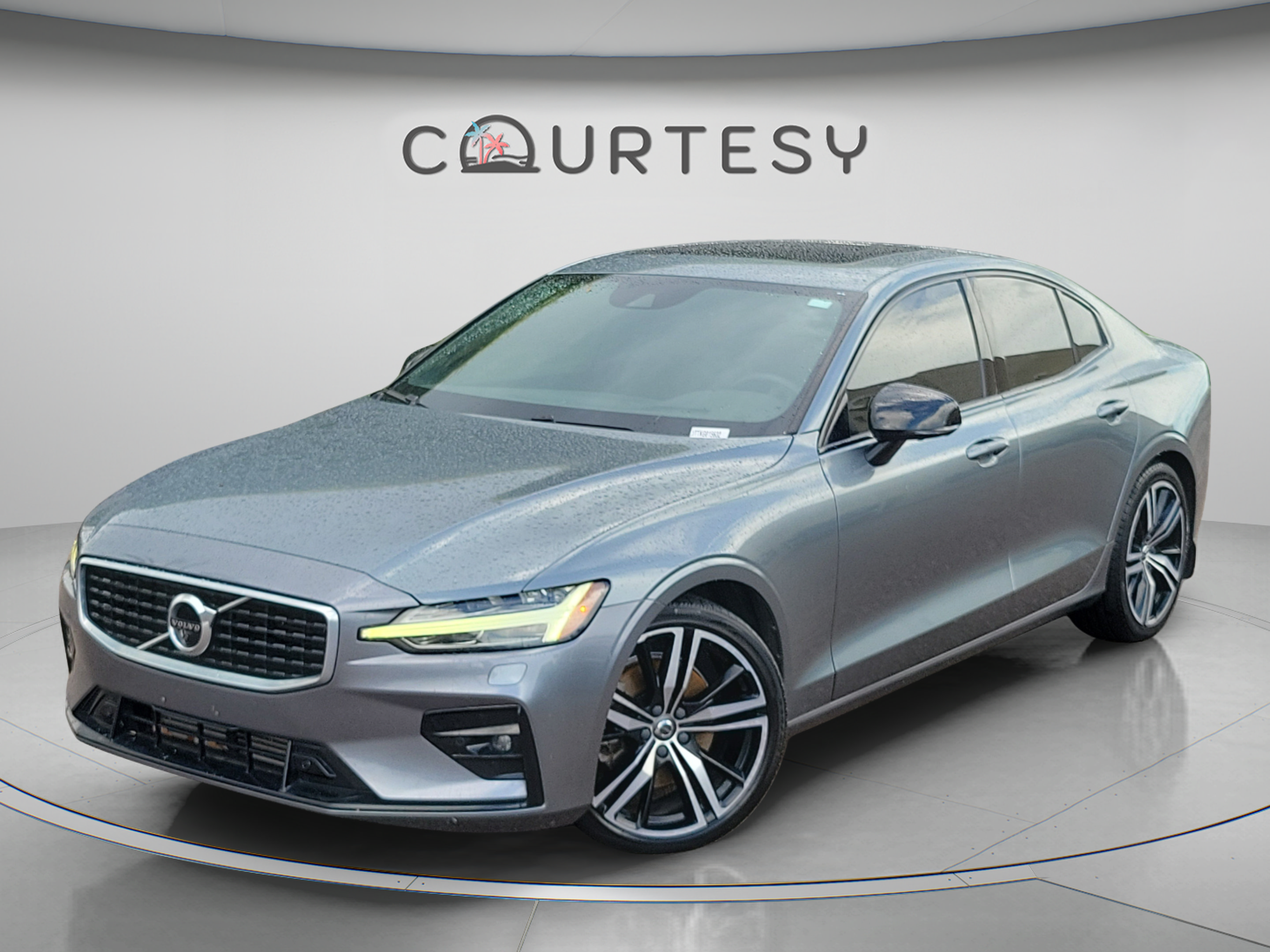 Used 2019 Volvo S60 T5 R-Design FWD image 1