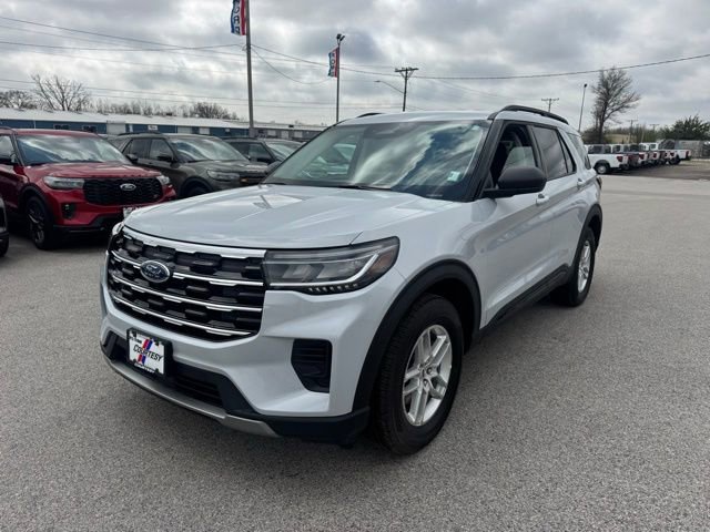 Used 2026 Ford Explorer Active AWD/4WD image 1