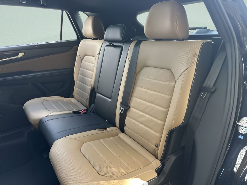 New 2026 Volkswagen Atlas Cross Sport SEL AWD/4WD image 23
