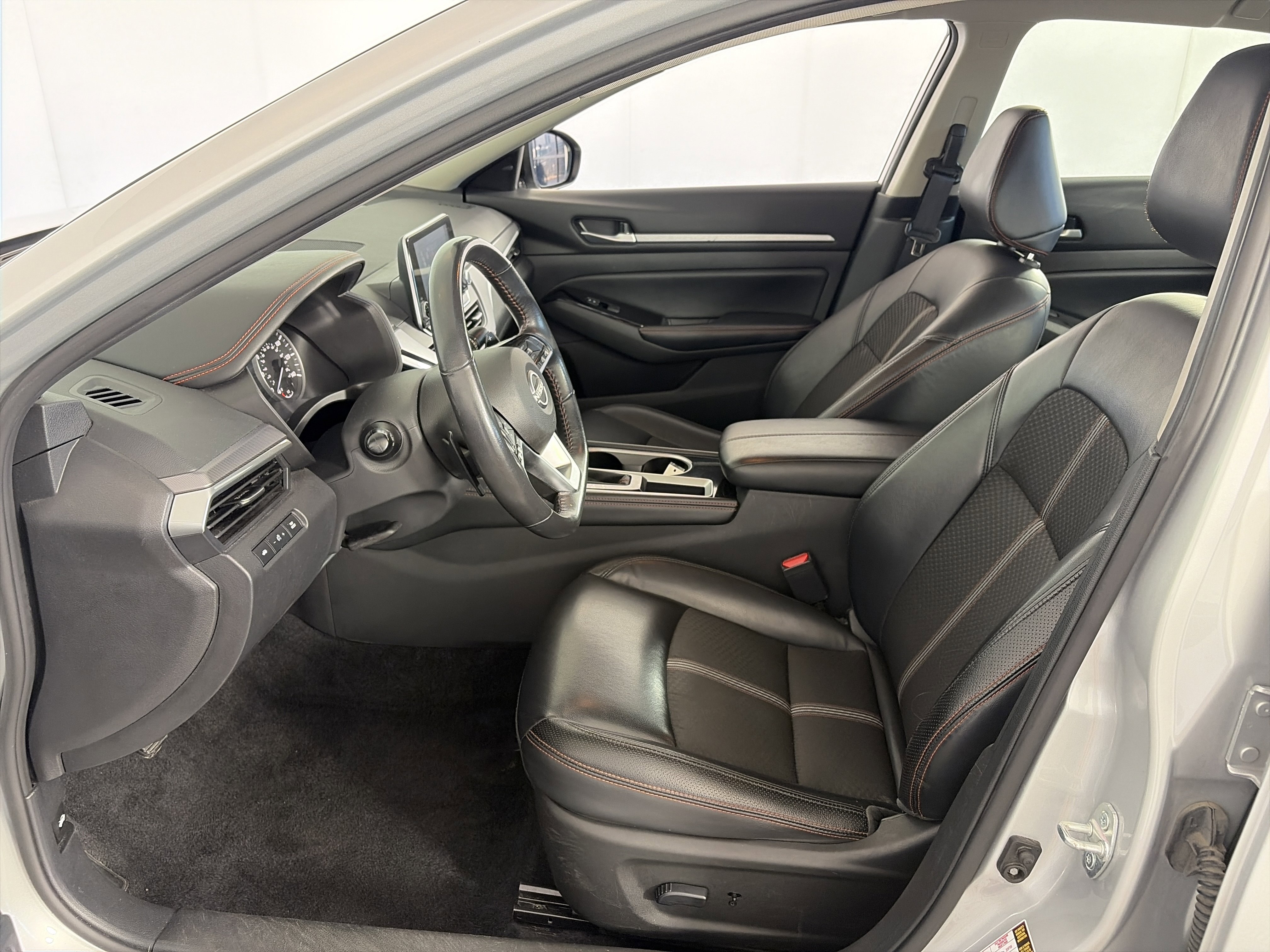 Used 2024 Nissan Altima 2.5 SR FWD image 6