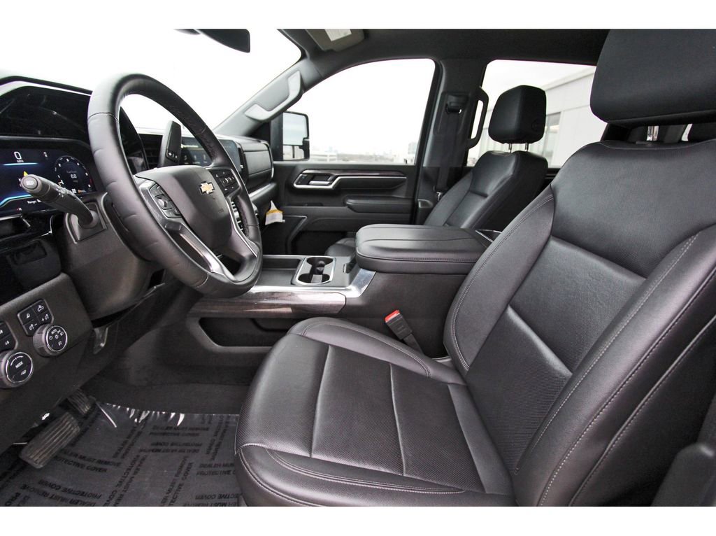 Used 2024 Chevrolet Silverado 2500 LTZ w/ LTZ Texas Edition image 6