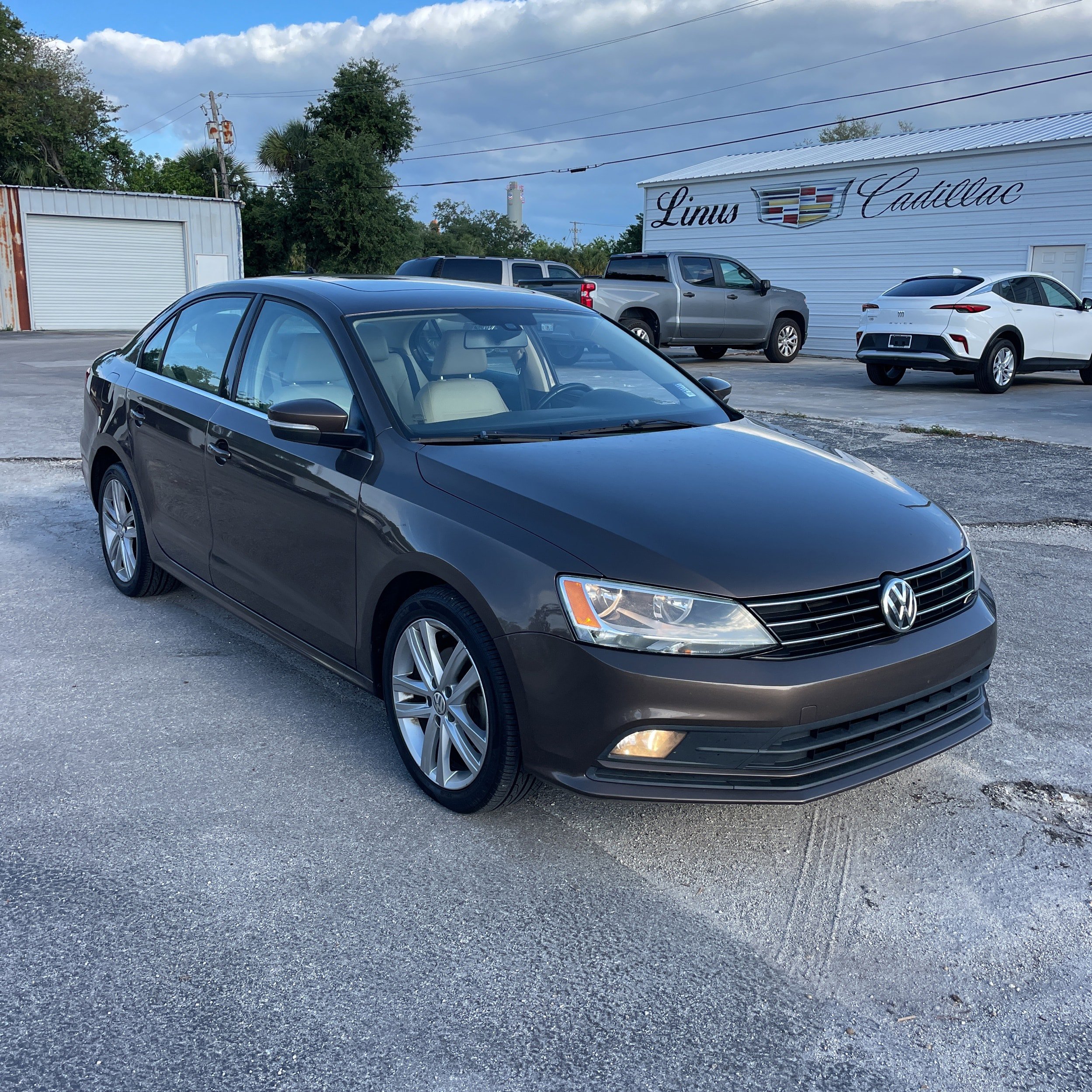 Used 2015 Volkswagen Jetta TDI SEL FWD image 9