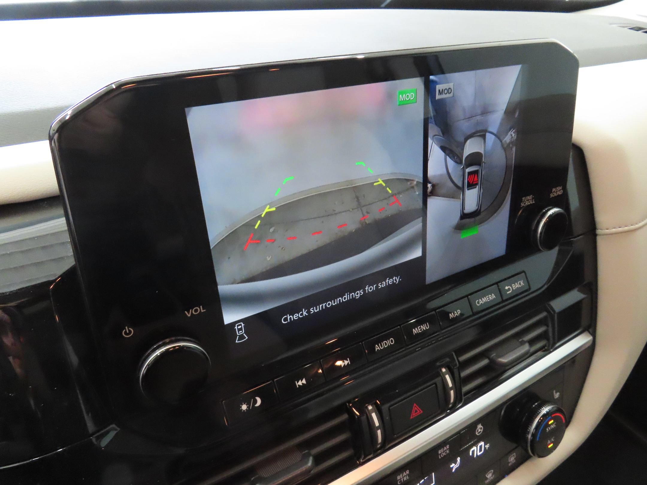 Used 2023 Nissan Pathfinder SL w/ SL Premium Package FWD image 18