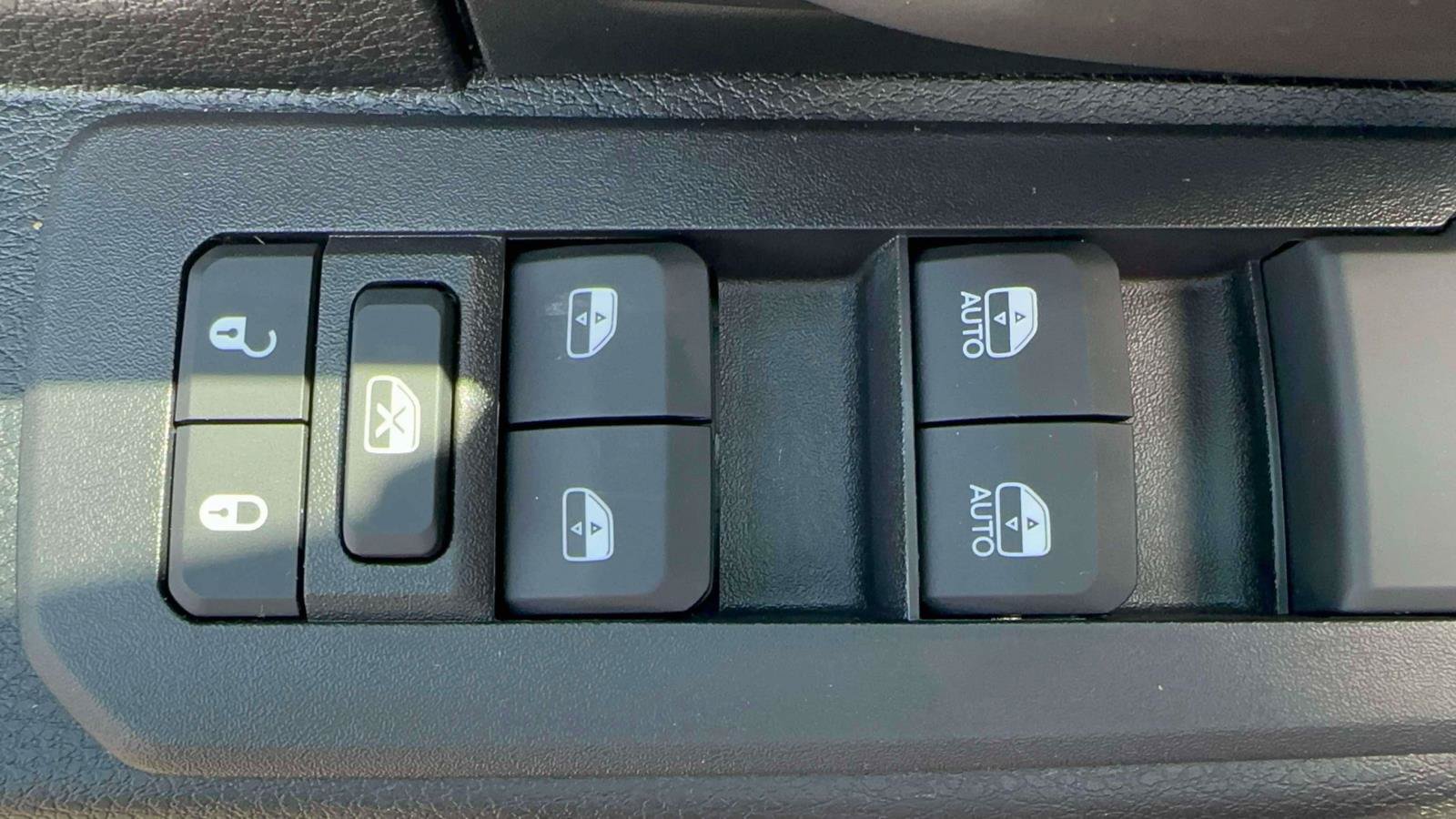 Used 2026 RAM 3500 Tradesman w/ Chrome Appearance Group A AWD/4WD image 13