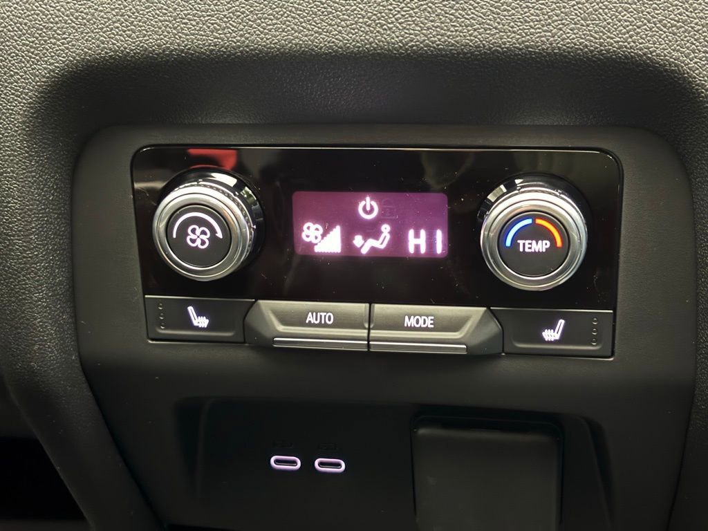 New 2026 GMC Acadia Denali w/ Super Cruise Package image 8