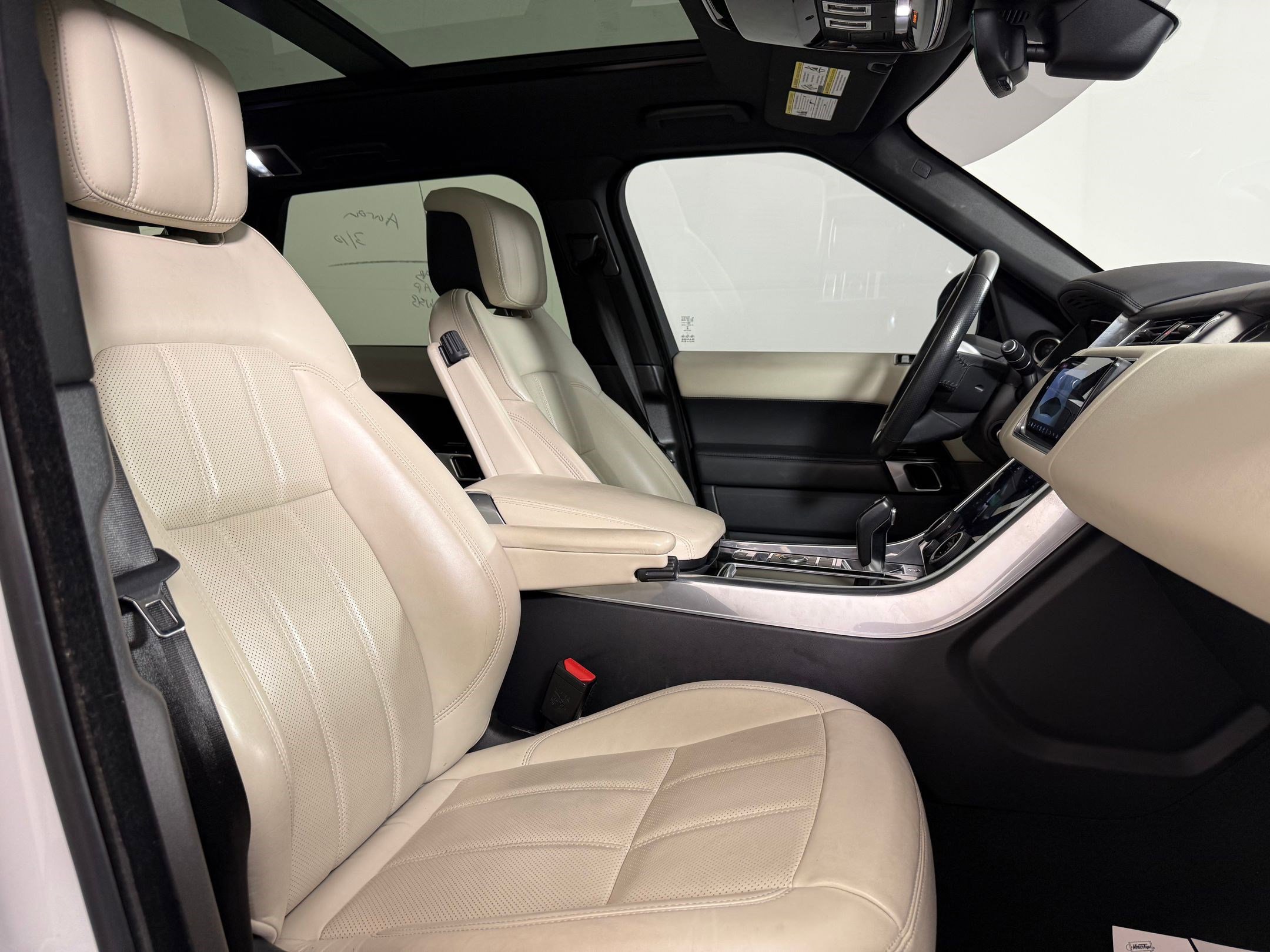 Used 2019 Land Rover Range Rover Sport HSE image 26