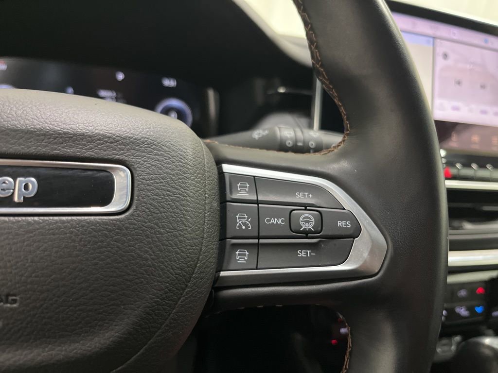 Used 2022 Jeep Compass High Altitude w/ (RED) Package image 7