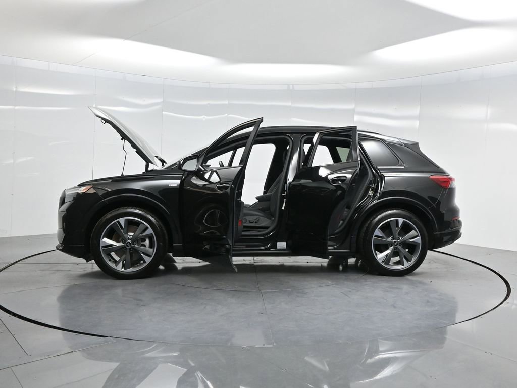 Used 2024 Audi Q4 e-tron Premium Plus w/ Premium Plus image 63