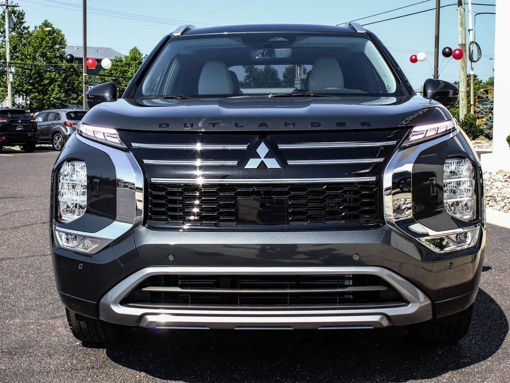 New 2025 Mitsubishi Outlander SEL image 2