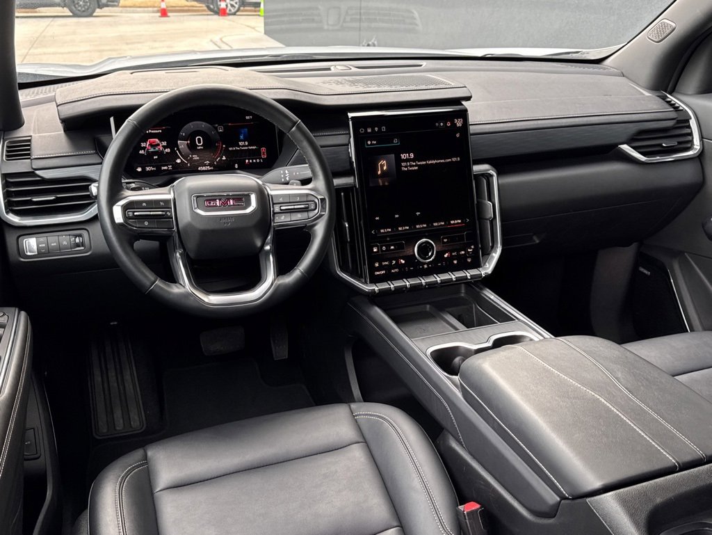 Used 2024 GMC Acadia Elevation image 2