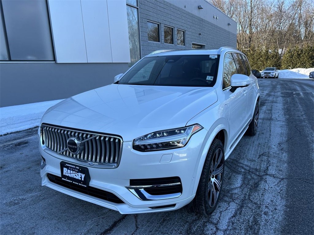 Certified 2023 Volvo XC90 T8 Plus w/ Protection Package image 4