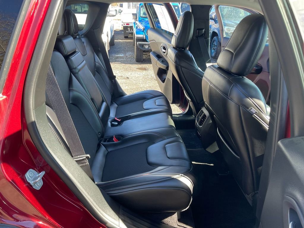 Used 2019 Jeep Cherokee Trailhawk image 26