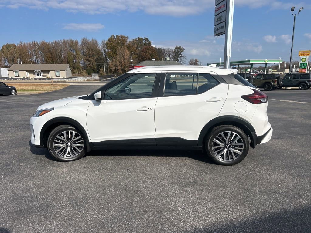 Used 2023 Nissan Kicks SV image 12