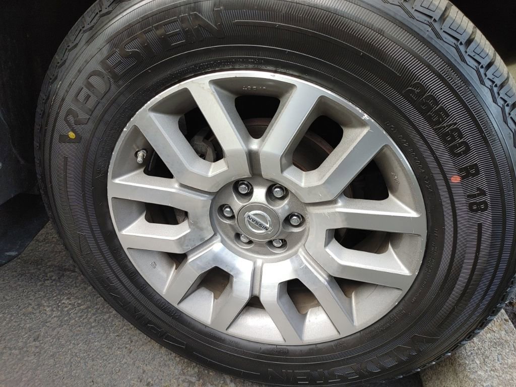 Used 2010 Nissan Frontier LE w/ LE Value Truck Pkg image 7