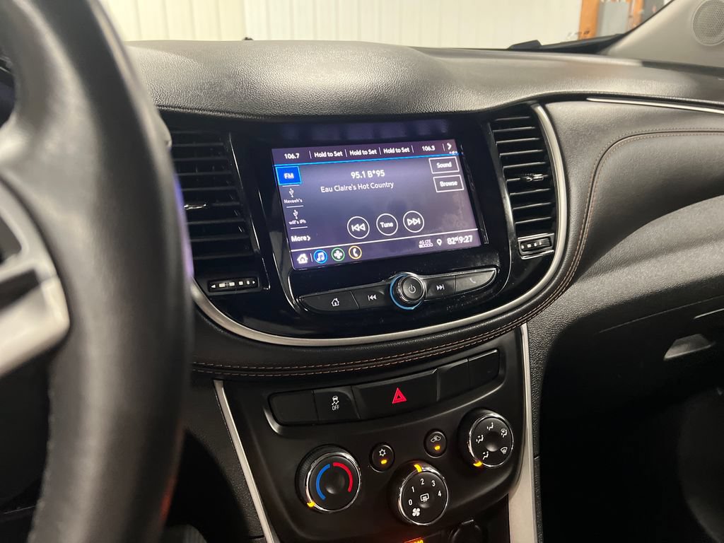 Certified 2022 Chevrolet Trax LT w/ Midnight Edition AWD/4WD image 22