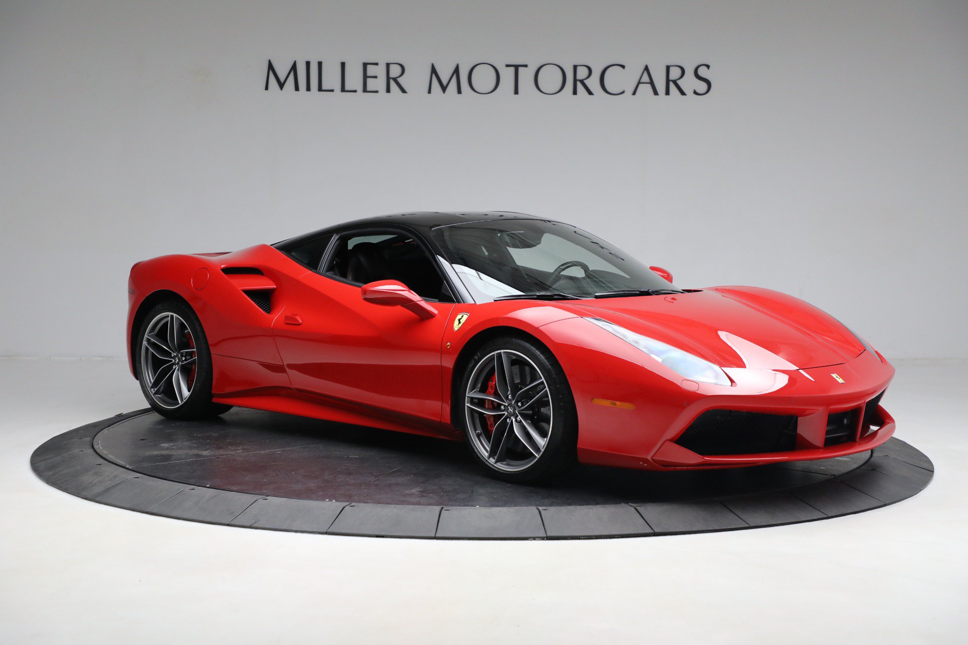 Certified 2018 Ferrari 488 GTB RWD image 10