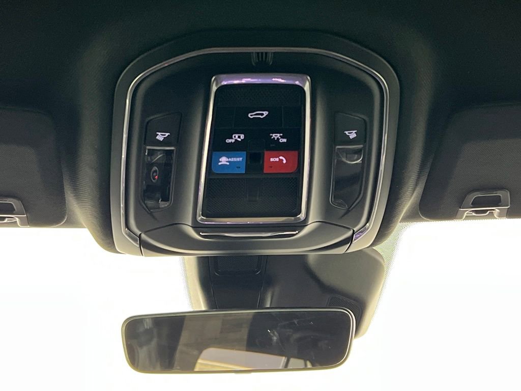 New 2025 Jeep Grand Cherokee Laredo w/ Luxury Tech Group I image 25