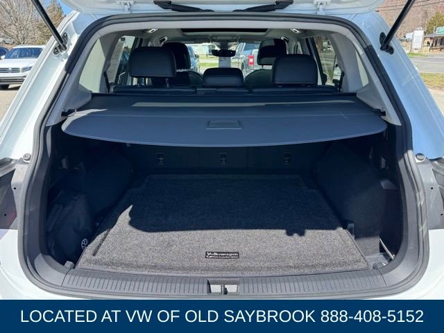 Used 2022 Volkswagen Tiguan SE w/ Panoramic Sunroof Package image 18