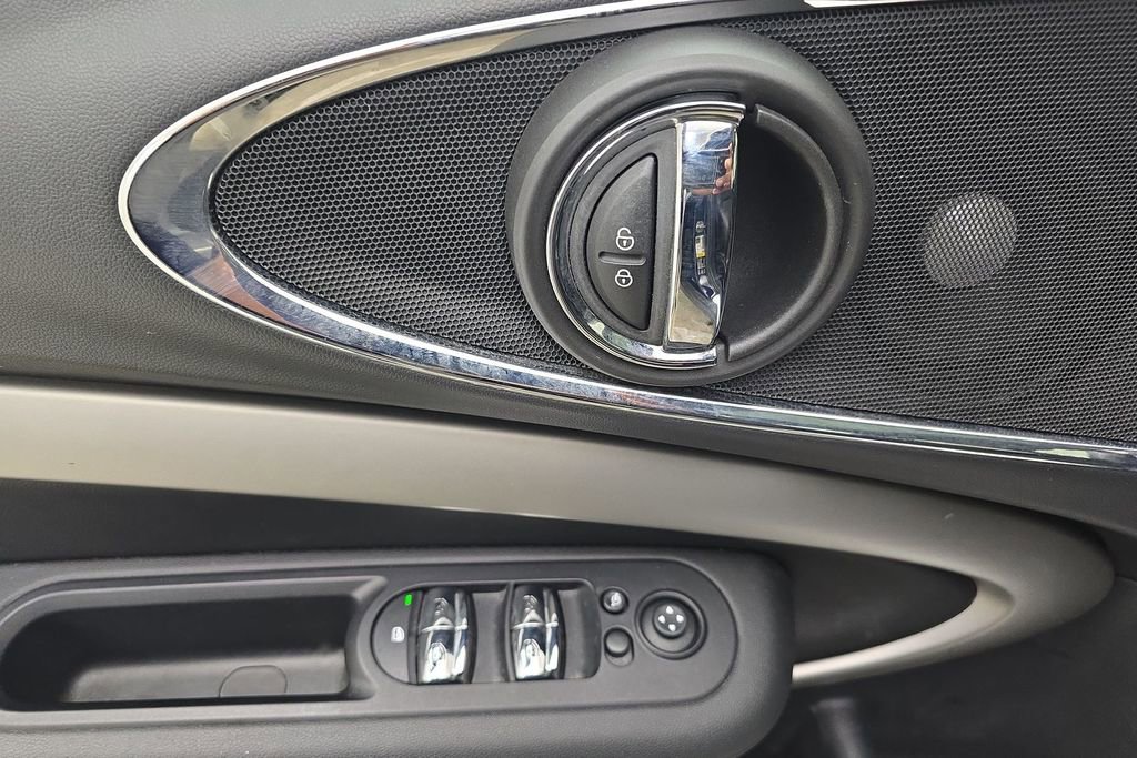 Used 2017 MINI Cooper Clubman S image 14