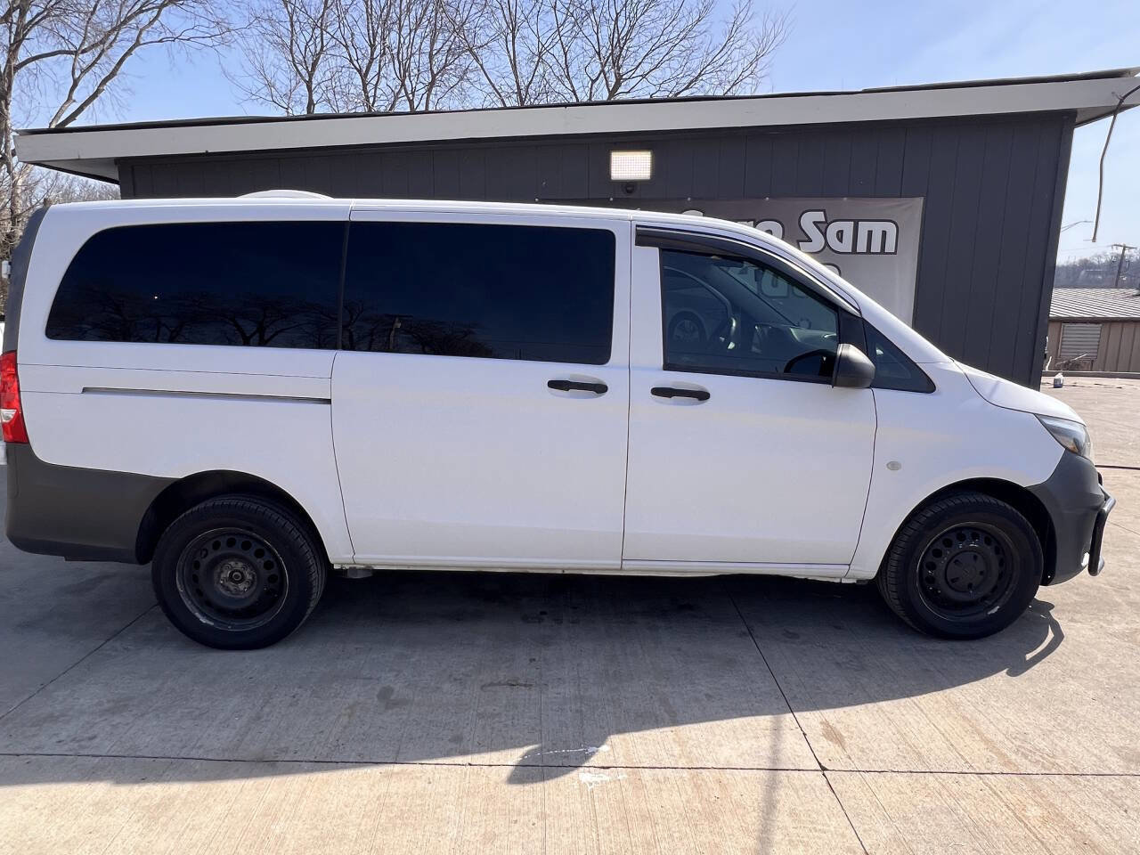 Used 2017 Mercedes-Benz Metris Passenger image 6