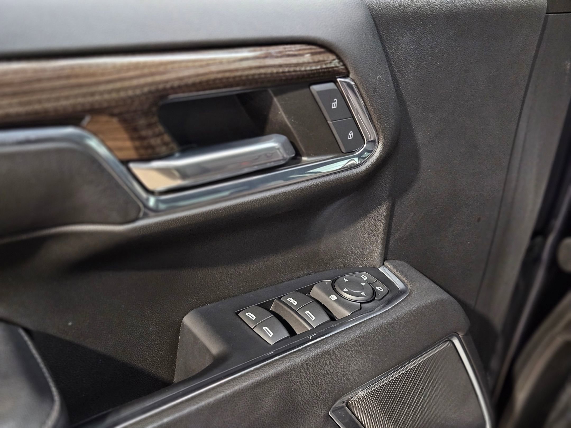 Used 2023 Chevrolet Silverado 1500 LT image 21