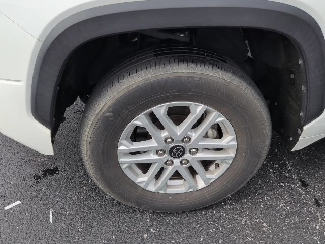Used 2022 Toyota Tundra SR5 w/ SR5 Convenience Package RWD image 4