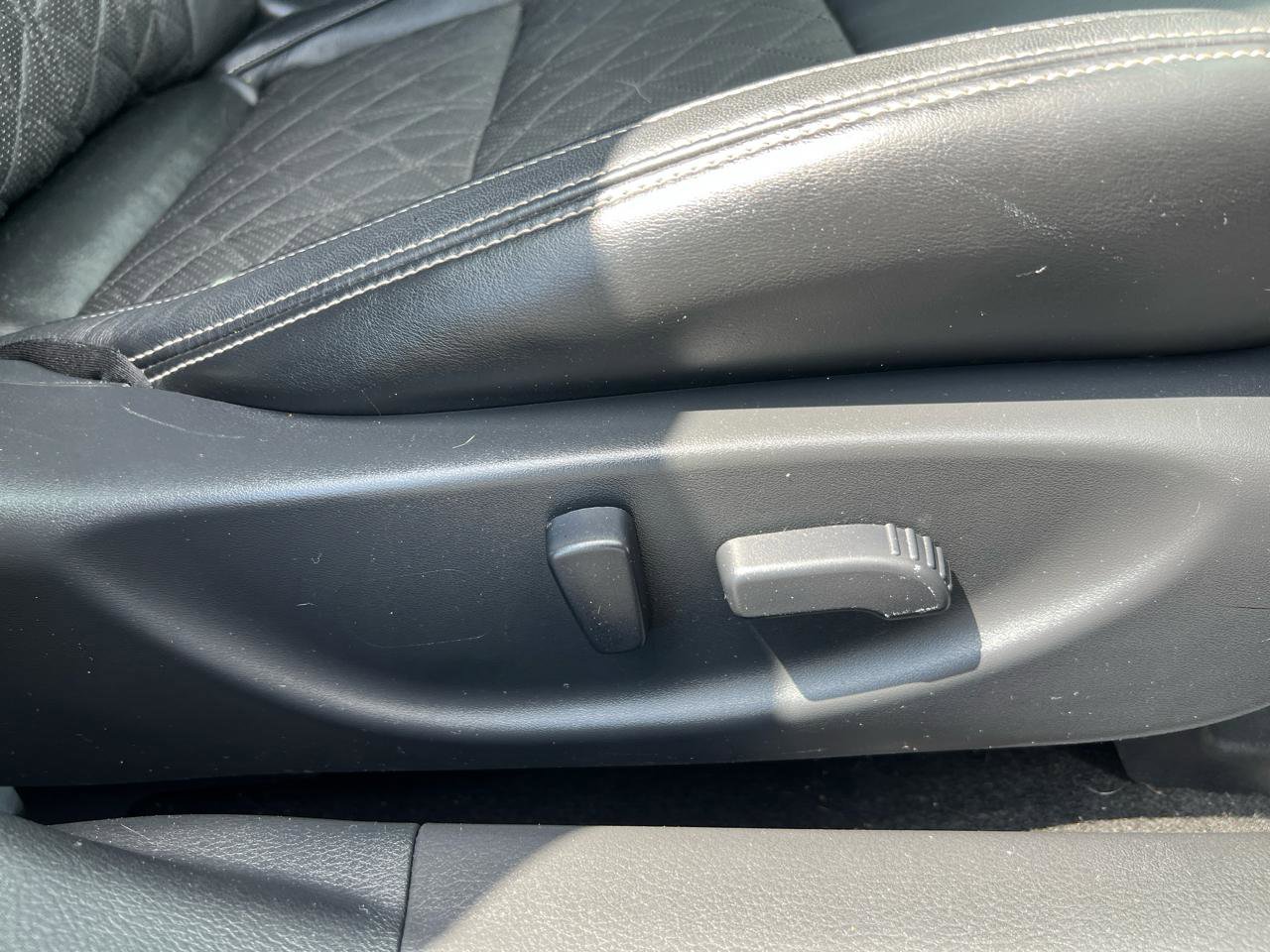 Used 2017 Nissan Maxima Platinum FWD image 10