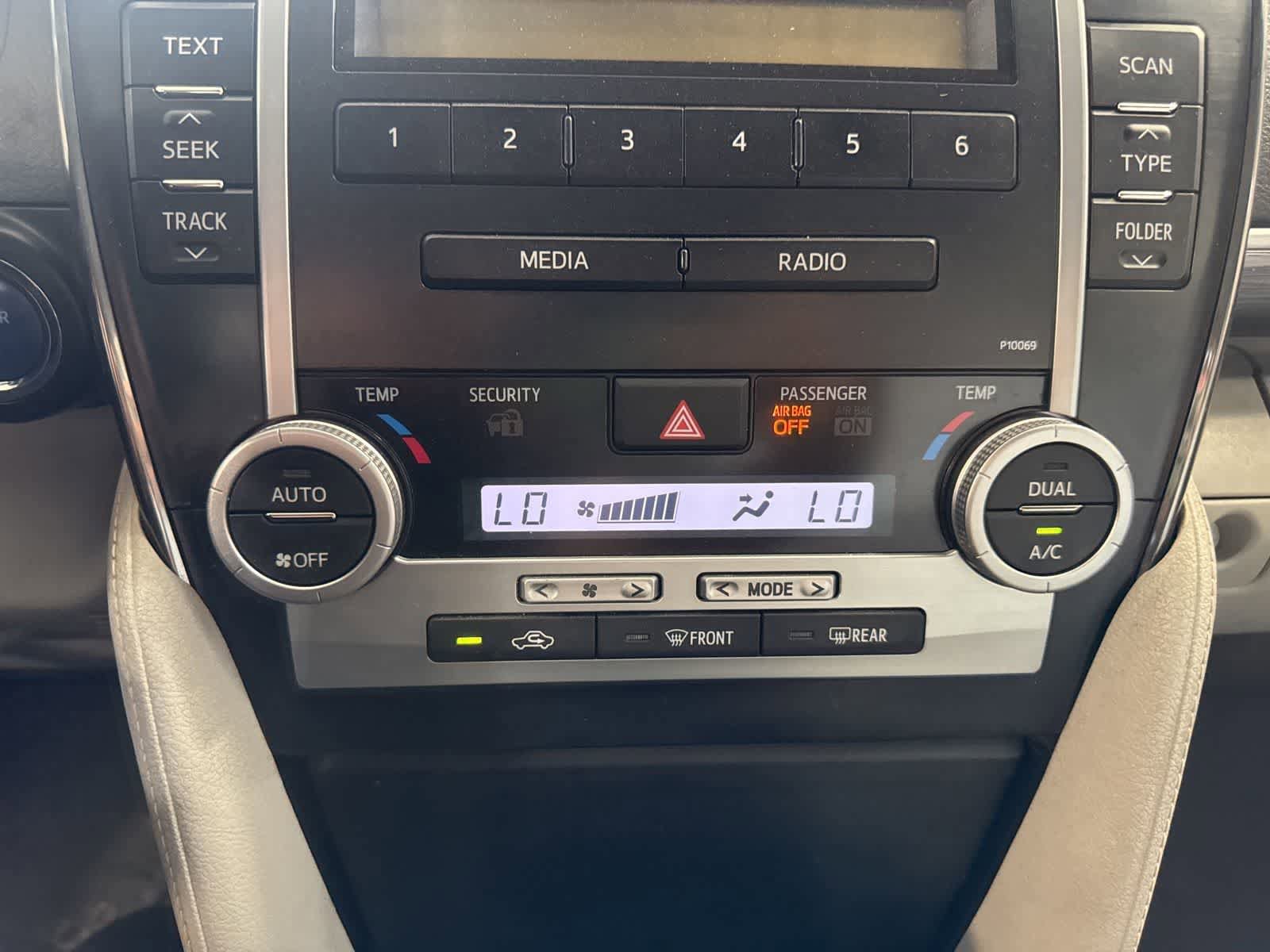 Used 2012 Toyota Camry LE FWD image 26