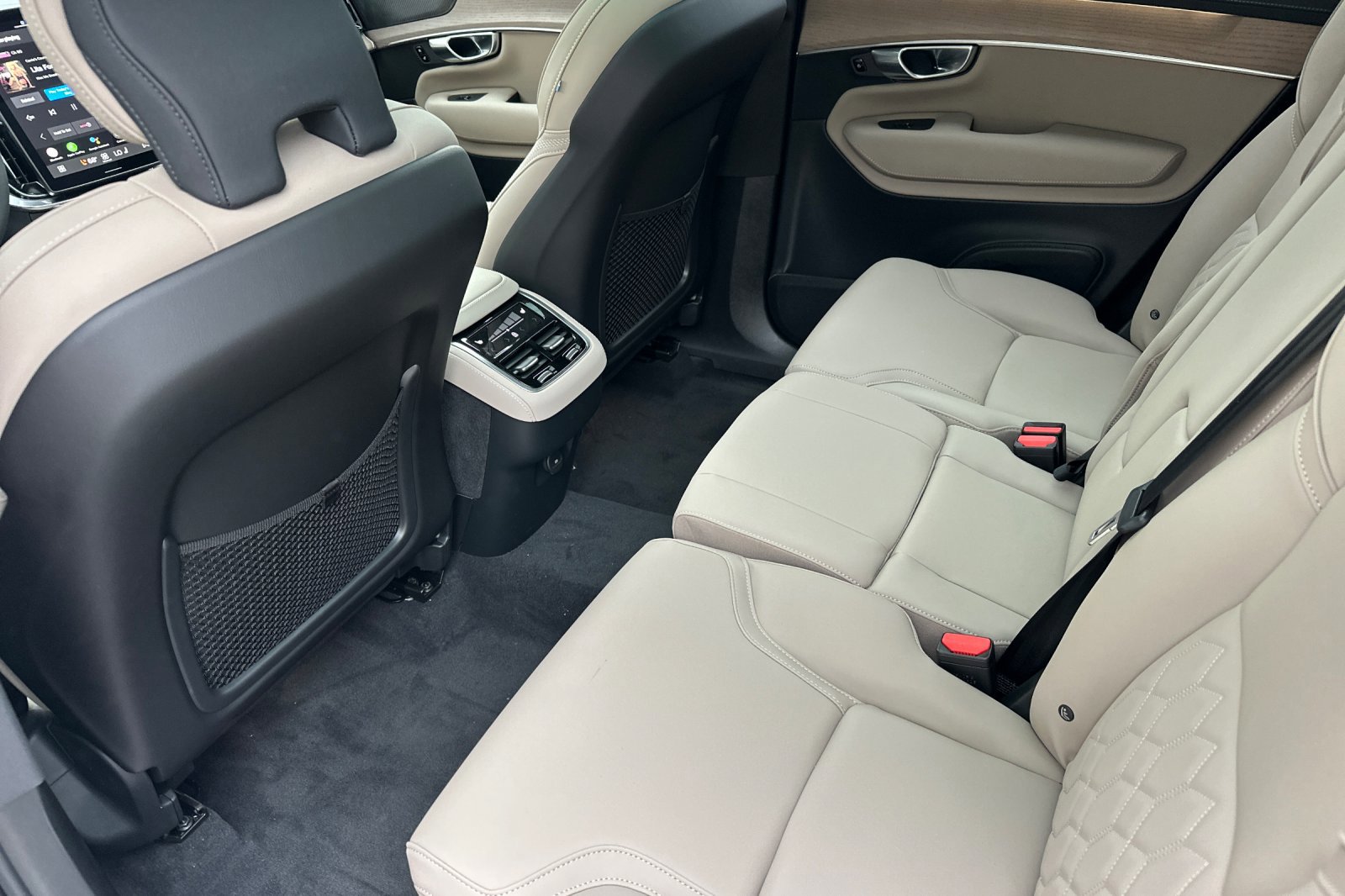 New 2026 Volvo XC90 B6 Plus w/ Protection Package Premier image 10