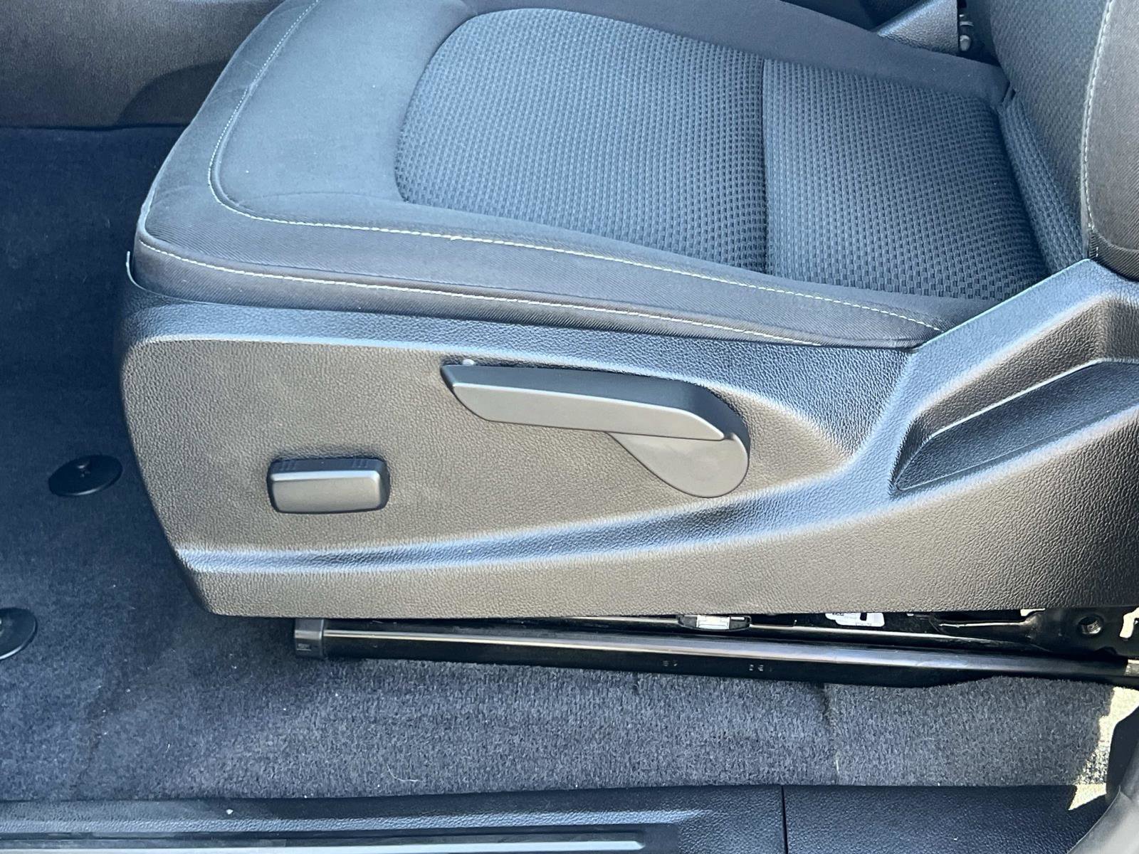 Used 2019 Chevrolet Colorado LT image 17