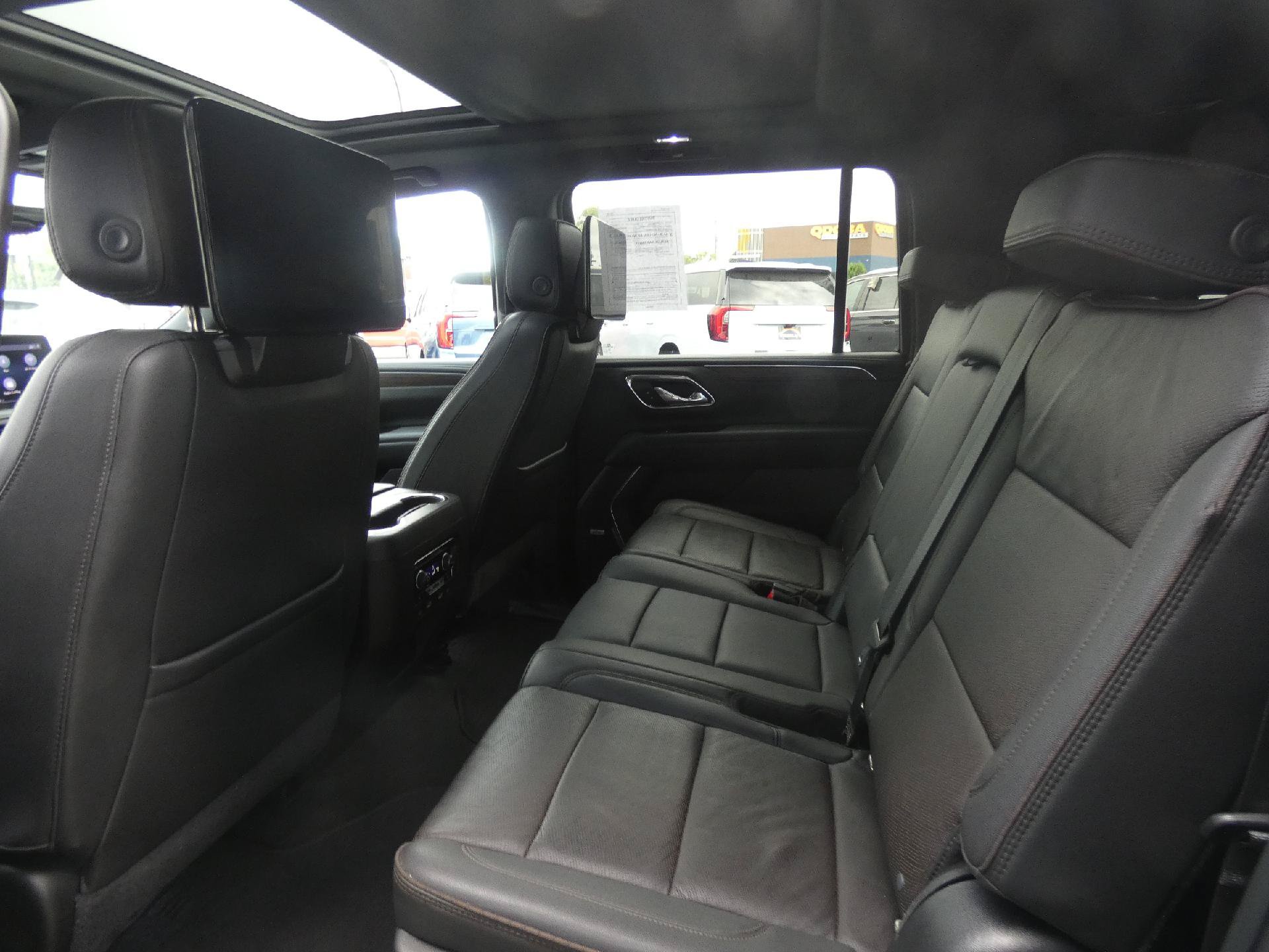 Certified 2021 Chevrolet Suburban High Country w/ Premium Package AWD/4WD image 13