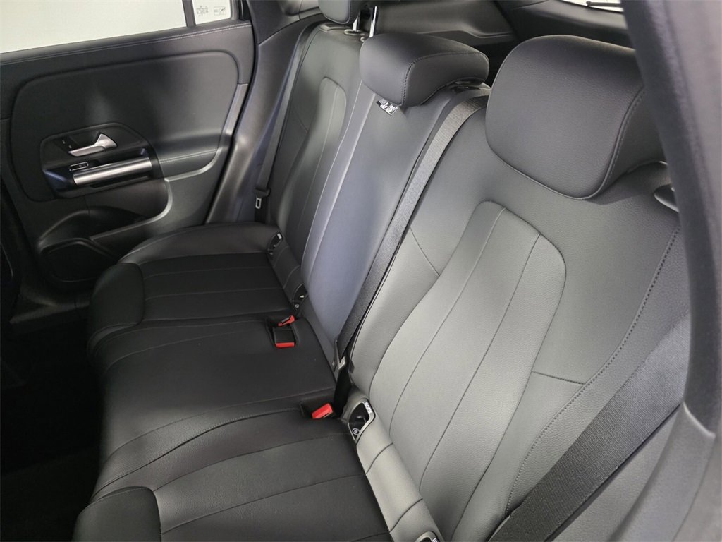 Certified 2025 Mercedes-Benz GLA 250 image 15