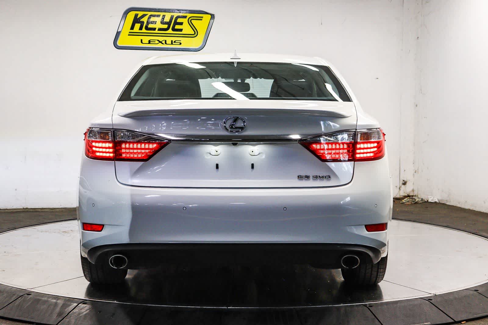 Used 2014 Lexus ES 350 w/ Luxury Package FWD image 9