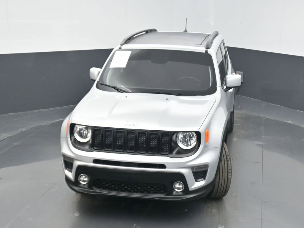 Certified 2020 Jeep Renegade Latitude w/ Cold Weather Group image 39