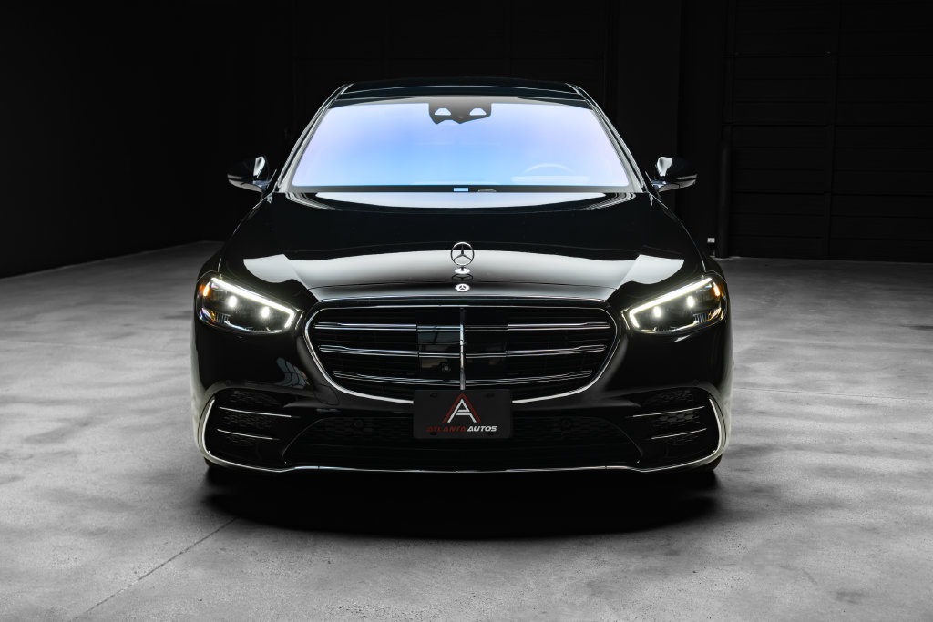 Used 2022 Mercedes-Benz S 500 4MATIC w/ AMG Line Package image 4