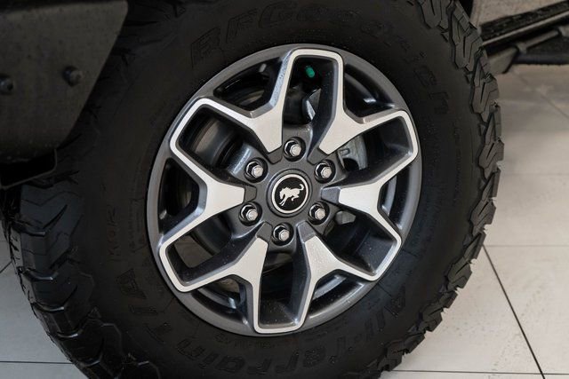 Used 2023 Ford Bronco Badlands image 2