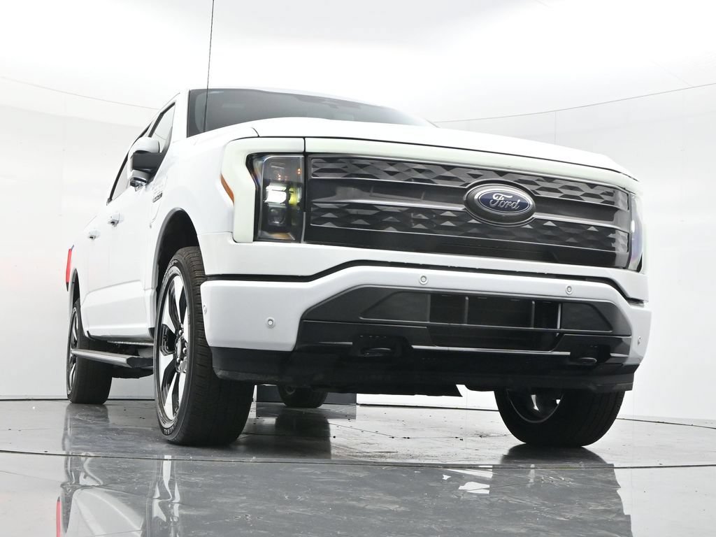 Used 2023 Ford F150 Lightning Platinum AWD/4WD image 44