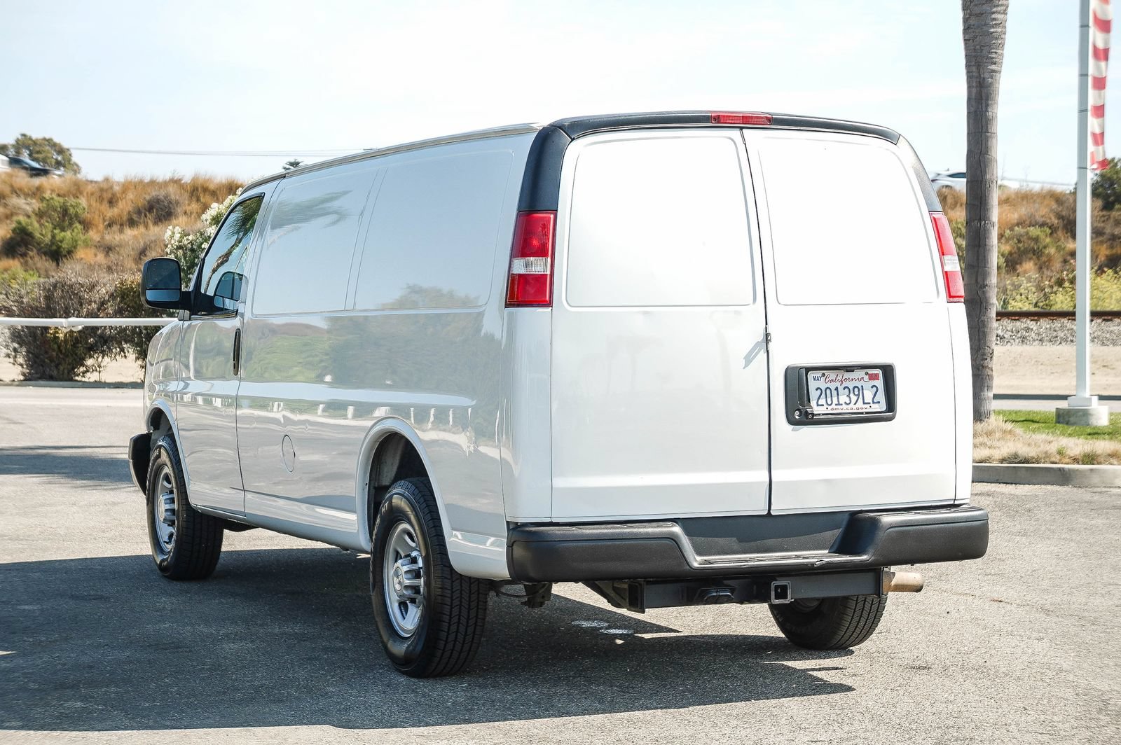 Used 2017 Chevrolet Express 3500 RWD image 6