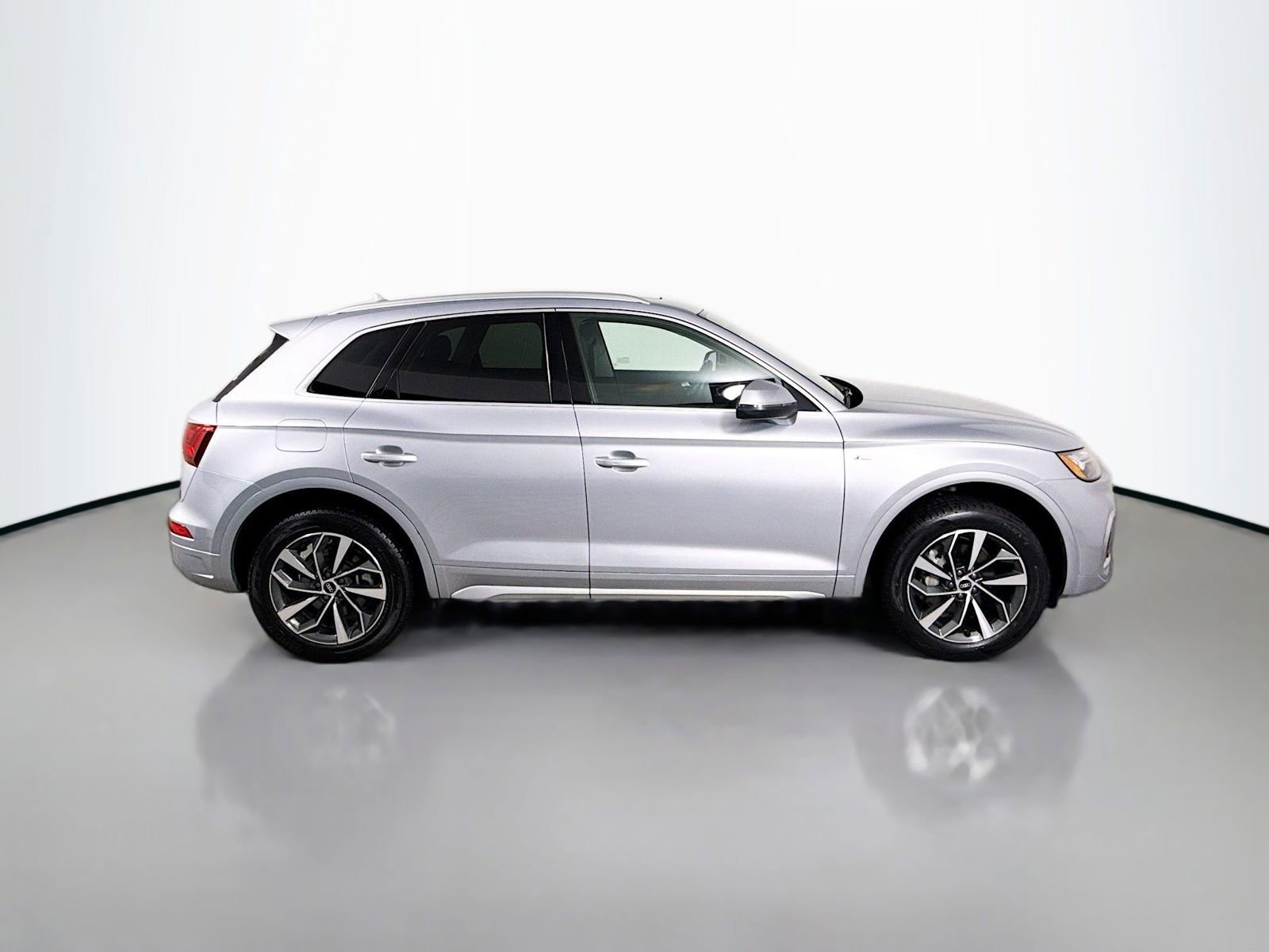 Certified 2023 Audi Q5 2.0T Premium w/ Convenience Package AWD/4WD image 8