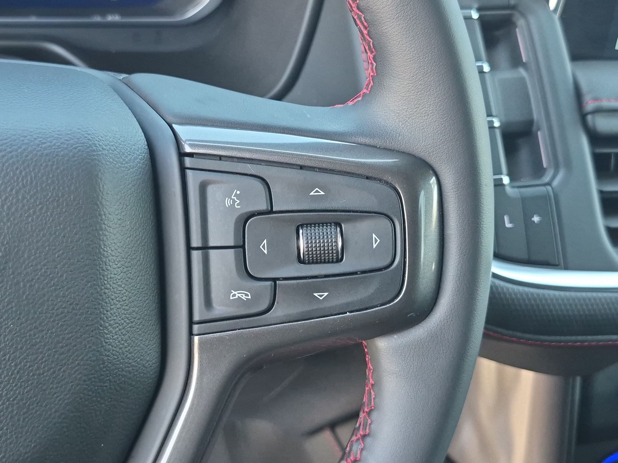 Used 2023 Chevrolet Suburban RST AWD/4WD image 20